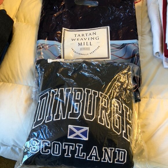 Edinburgh Hooded Top in Navy w/Scottish flag - Picture 4 of 4